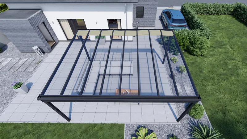 Vogelperspektive auf ein Terrassendach mit teilweise ausgefahrenem Sonnensegel und Glasfeldern, Terrasse mit Loungemöbeln