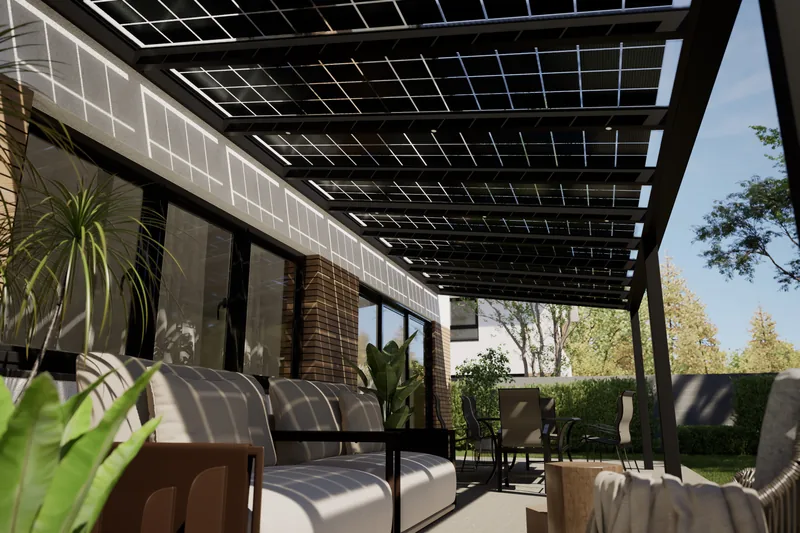Blick von unten auf die transparenten Solarmodule eines Terrassendachs, darunter Sofa und Esstisch im Sonnenlicht